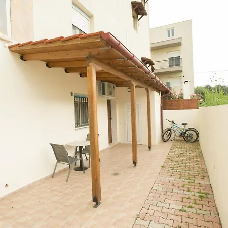 Les Maisons Grecques * Néoi Epivátai